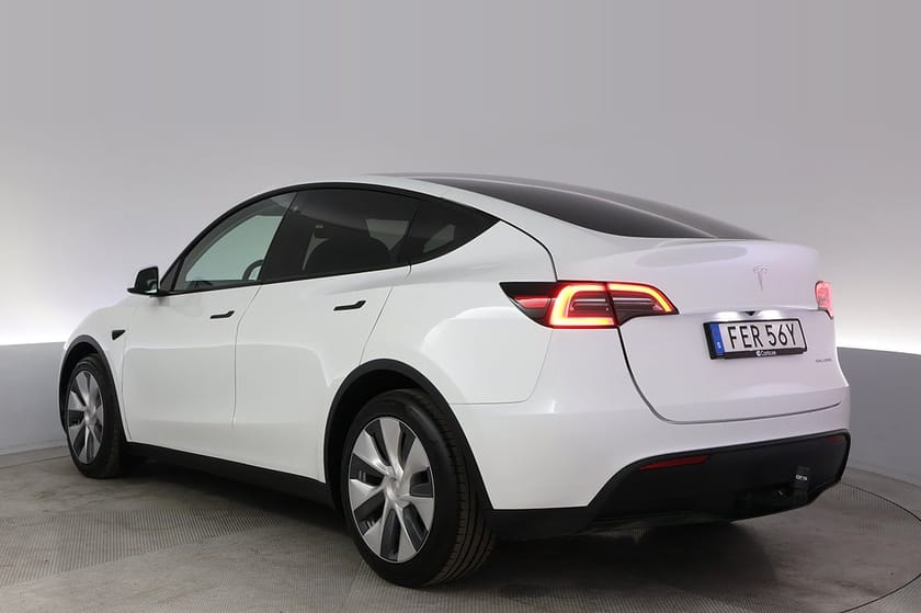 Bild 4 av Tesla Model Y Long Range AWD Autopilot Pano Drag