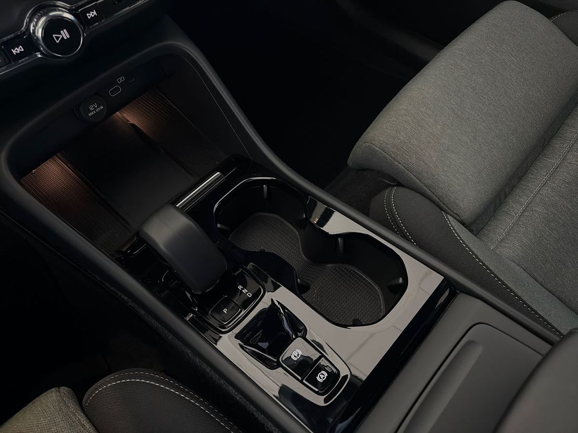 Volvo XC40 2025 - miniatyr 16