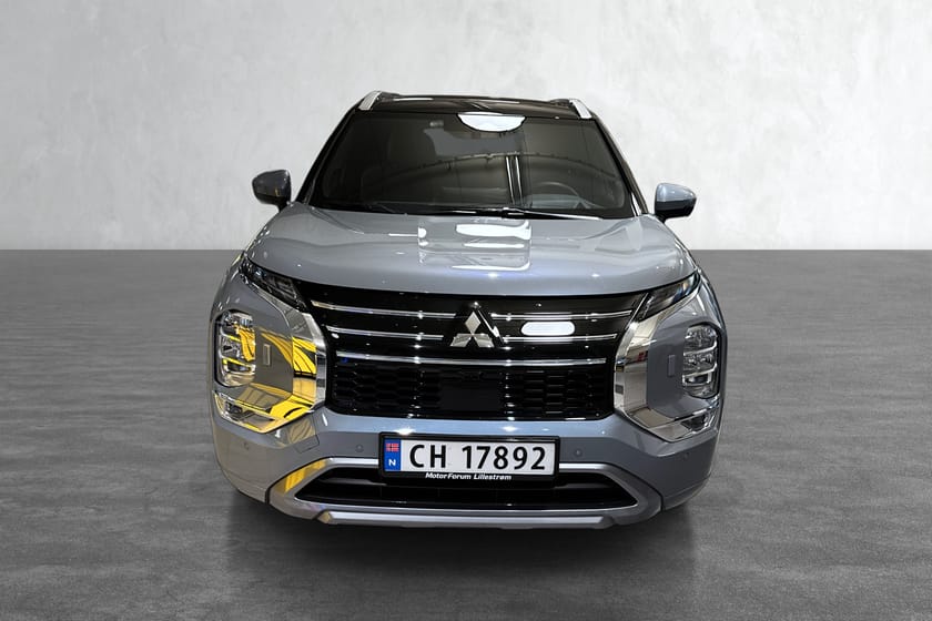 Bilde 3 av Mitsubishi Outlander PHEV Instyle+2tone/Hengerfeste/Plug-In/Skinn/84 WLTP /