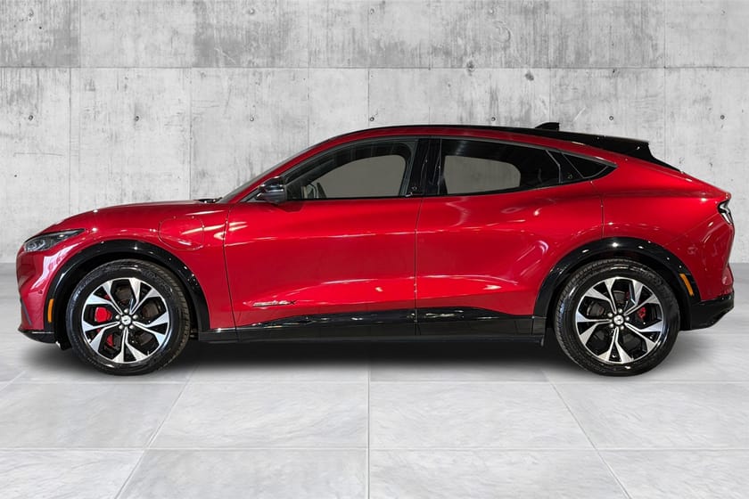 Bilde 2 av Ford Mustang Mach-E Long Range AWD / Krok / Panorama / B&O / 360° cam