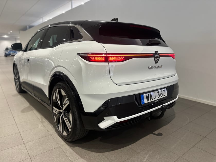 Bild 4 av Renault Mégane E-TECH Iconic 60kWh/220hk, Backkamera, Dragkrok