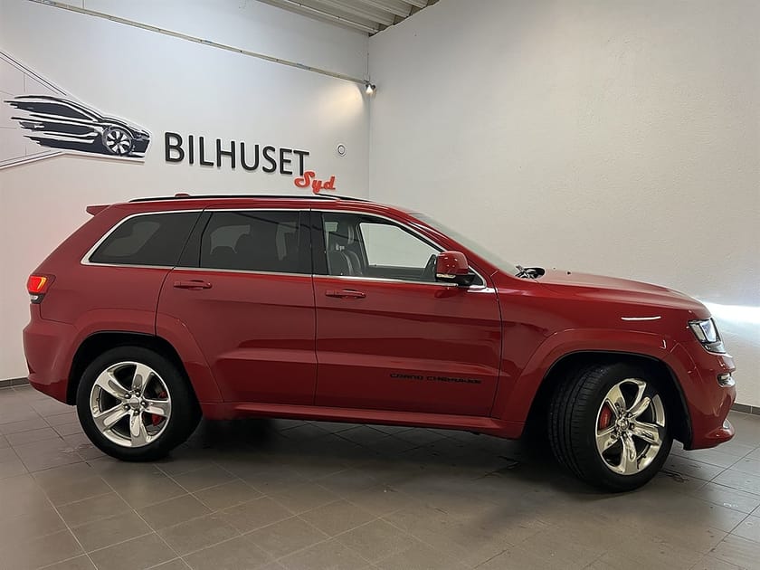 Bild 2 av Jeep Grand Cherokee SRT 6.4 V8 4WD 468hk Pano/HarmanK/Navi/Bkamera/AdaptivF/Nyservad