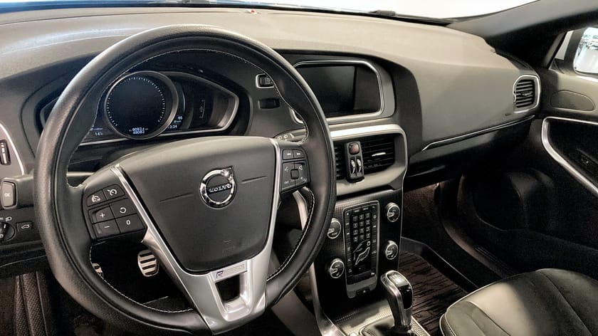 Bild 5 av Volvo V40 T3 R-DESIGN MANU 152HK