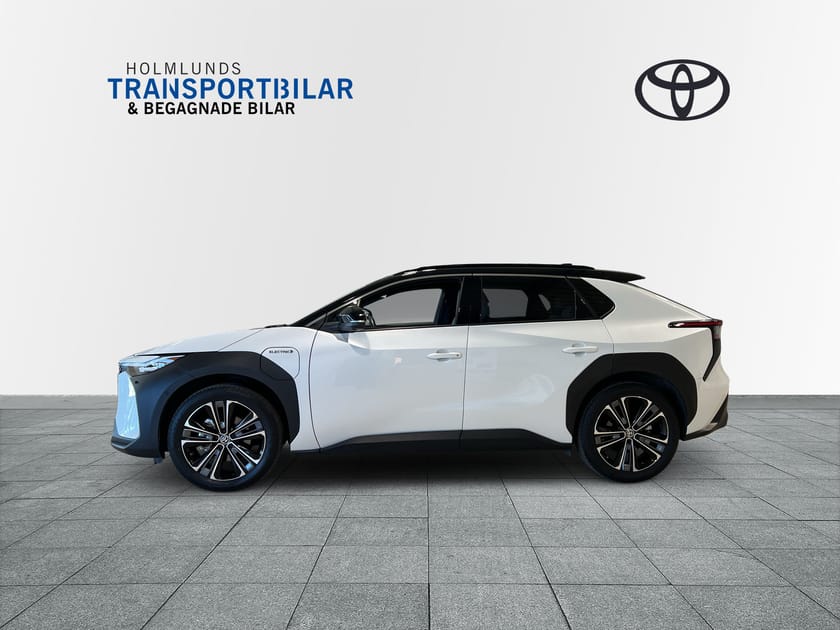 Bild 4 av Toyota bZ4X Executive 20 tums panoramatak Drag V-hjul