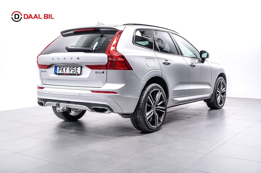 Bild 5 av Volvo XC60 B5 AWD 235HK R-DESIGN H/K® 360-KAM HUD LUFTFJÄD