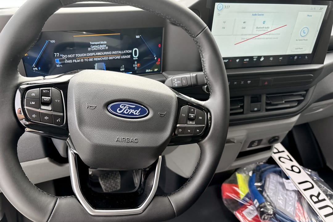 Ford E-Transit Custom 320