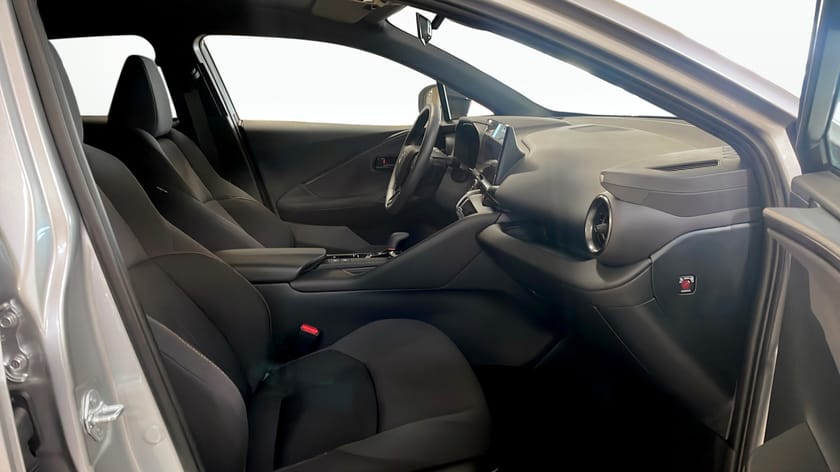 Bild 3 av Toyota C-HR PHEV e-CVT 223Hk /Kamera/Döda Vinkeln/