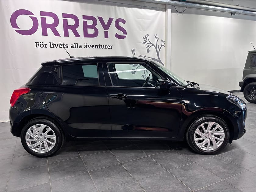 Bild 2 av Suzuki Swift Hybrid 1.2 AUT, V-hjul, B-kamera, Apple Carplay, Fri Service