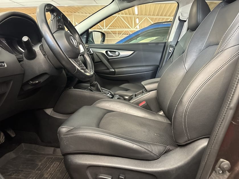Bild 4 av Nissan Qashqai 1.3 DIG-T DCT 160hk Tekna