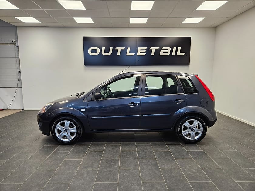 Bild 2 av Ford Fiesta 5-dörrar 1.4 80hk Endast 5500mil 1 ägare Nybytt Kamrem