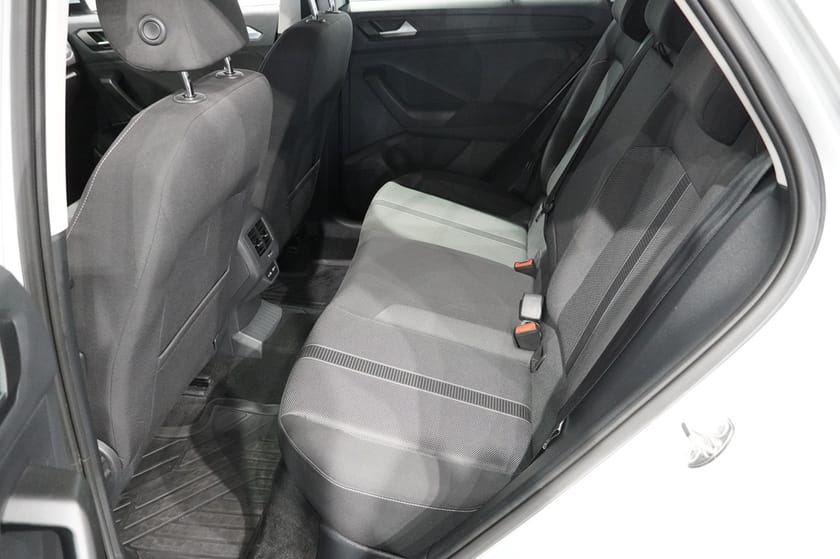 Bild 5 av Volkswagen T-Roc TSI 110 VÄRMARE / DRAG / KAMERA