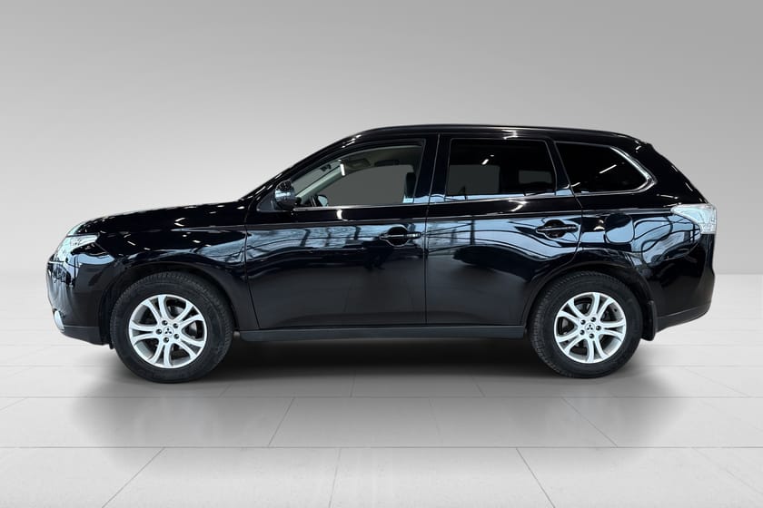 Bilde 2 av Mitsubishi Outlander 2,2 DI-D Automat 7 Seter Instyle +,hengerfeste, 1 eier
