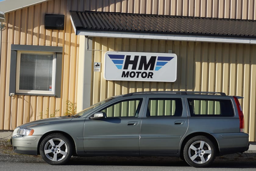 Bild 2 av Volvo V70 2.4 Kinetic SoV-hjul Motorvärmare Kupeutag Drag