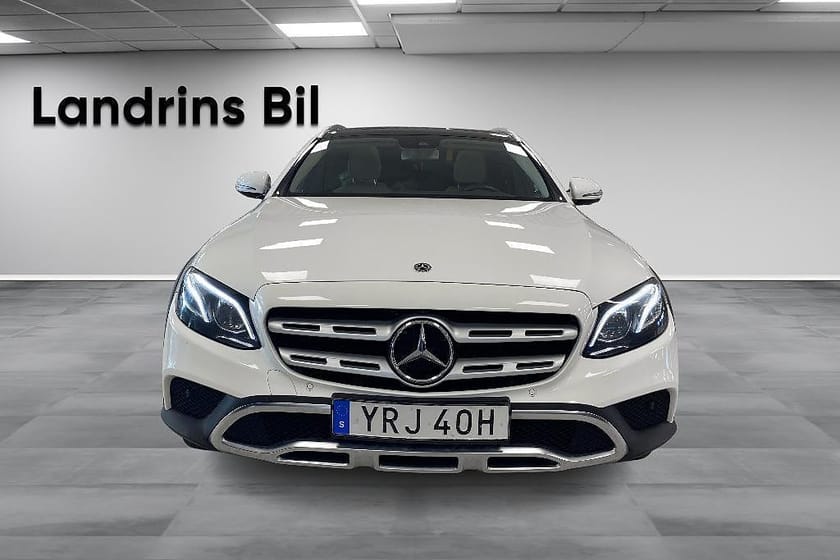 Bild 2 av Mercedes-Benz E 220 d 4MATIC All-Terrain Pano Drag Värmare 360 Burmeste