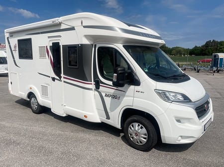 Rapido Campervan Fiat 650F - Queenbed, Taksäng, 5 åkande, 3500kg