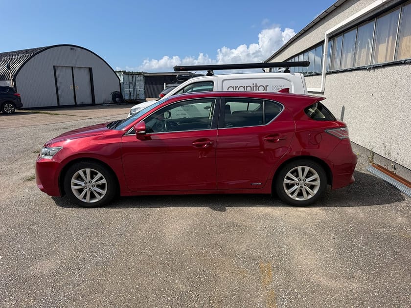 Bild 3 av Lexus CT 200h 1.8 CVT F SPORT V-HJUL
