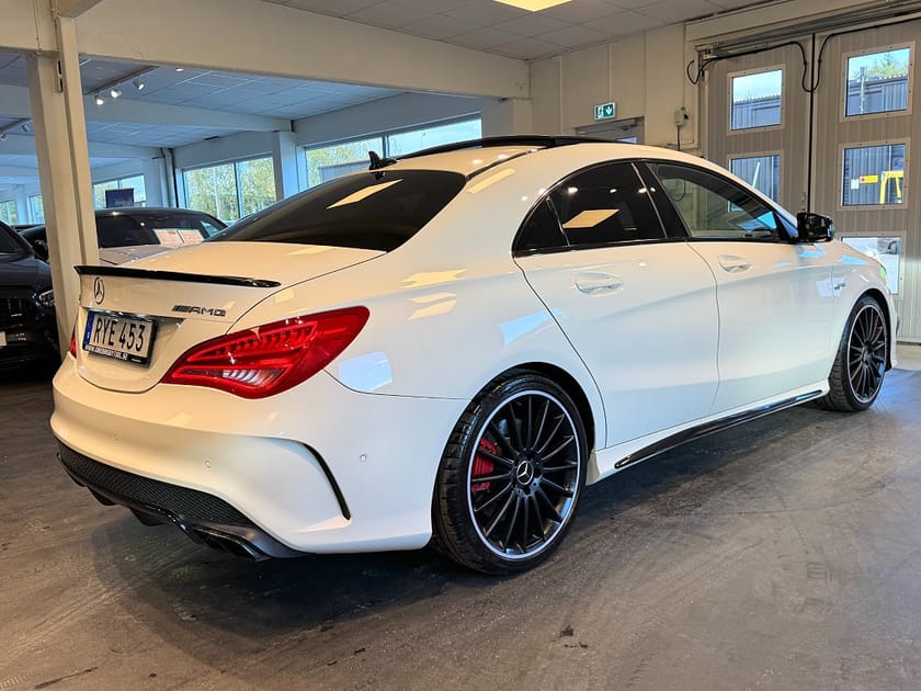 Bild 4 av Mercedes-Benz CLA 45 AMG 4MATIC SKALSTOLAR H/K Pano SE SPEC!