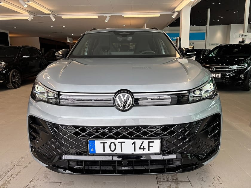Bild 2 av Volkswagen Tiguan eHybrid R-Line-Edition BLACK STYLE LEV 4395kr/mån