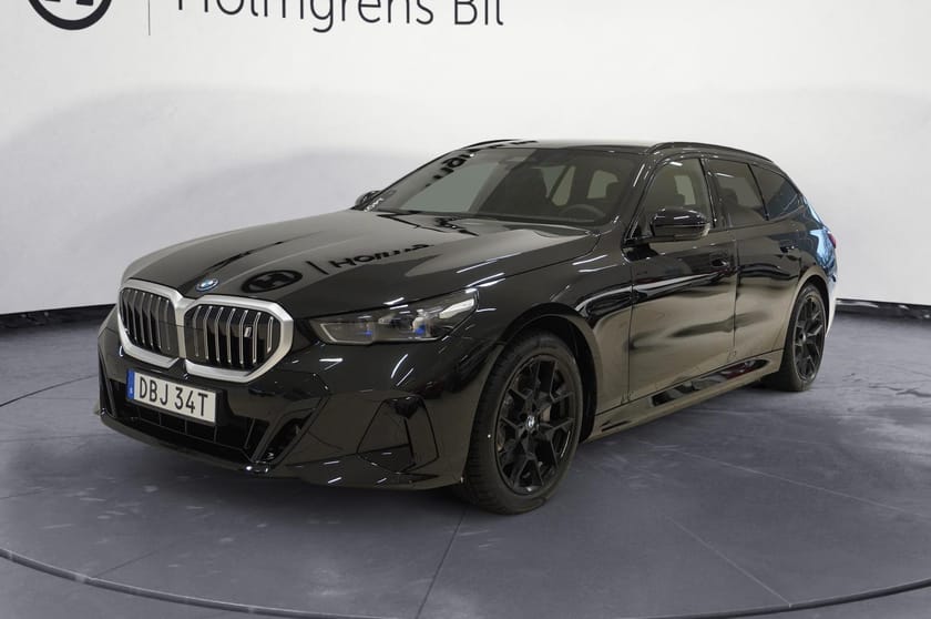 Bild 1 av BMW i5 xDrive40 Touring xDrive  M Sport Business Ed Drag DA Pro H K