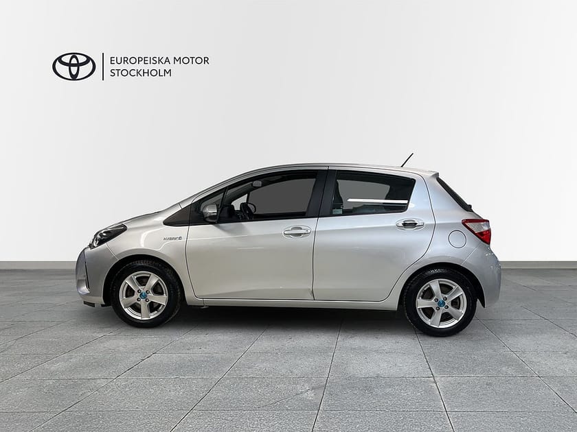 Bild 3 av Toyota Yaris Hybrid 1,5 / / ACTIVE / Backkamera