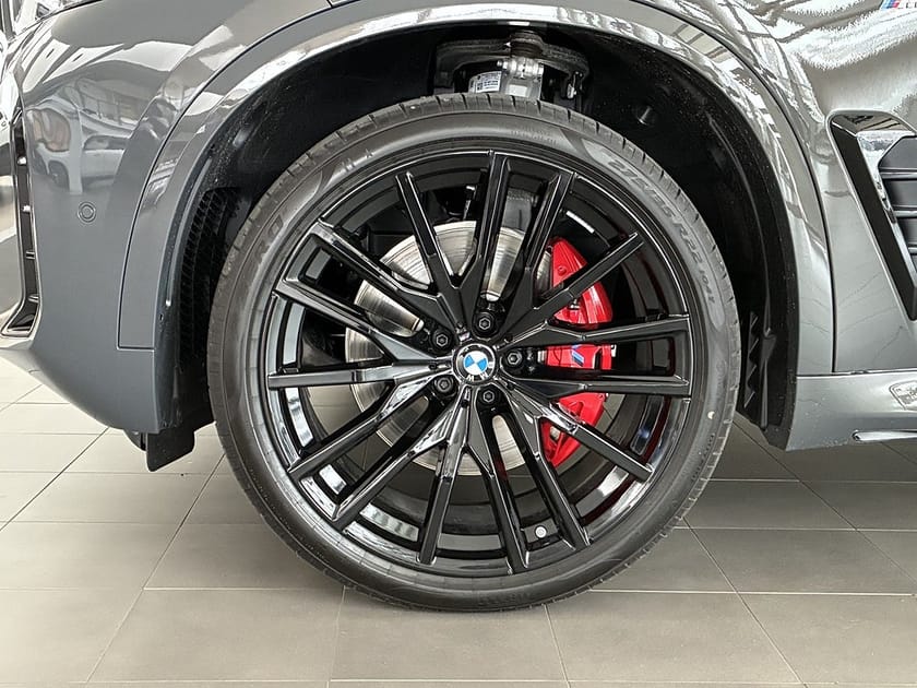 Bild 4 av BMW X5 xDrive30d M Sport Pro Innovation H/K Comfort Access