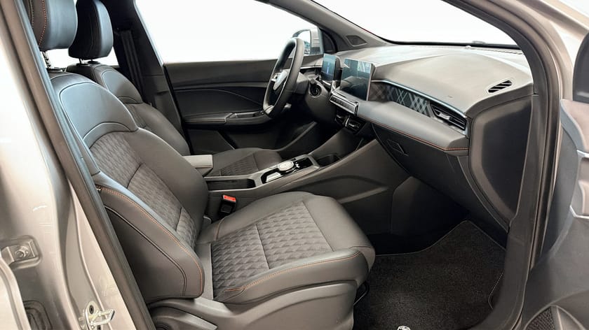 Bild 3 av MG 3 Hybrid+ MG3 LUX HEV 1.5 AT (BLACK) - COSMIC SILVER