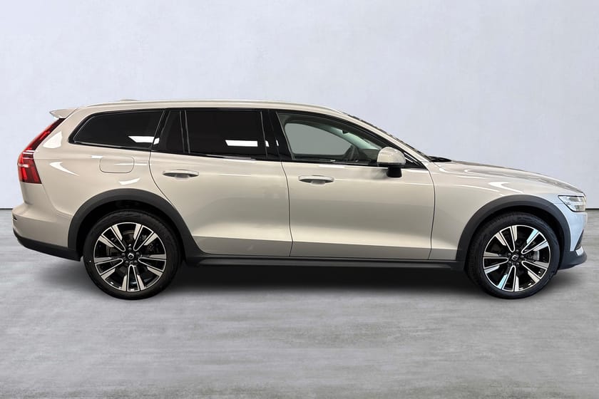 Bild 3 av Volvo V60 Cross Country B4 AWD Diesel Plus