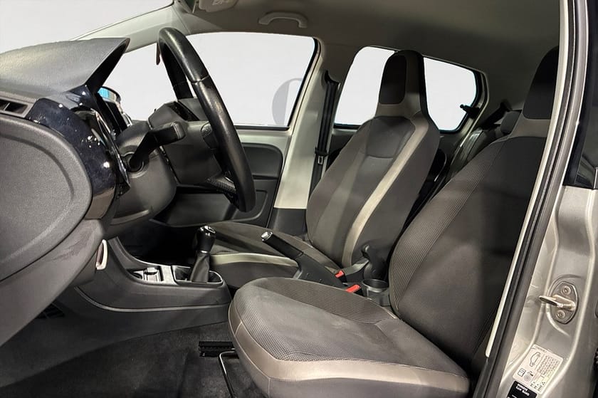 Bild 3 av Volkswagen up! High 1.0 MPI 75 HK 5600MIL NYBES 360KR/ÅR 0.39L/MIL