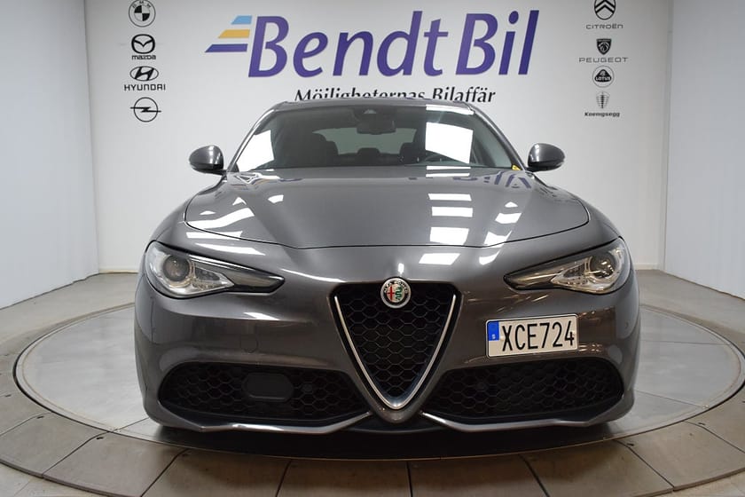 Bild 5 av Alfa Romeo Giulia 2.0T Q4 Veloce 280 hk Carplay