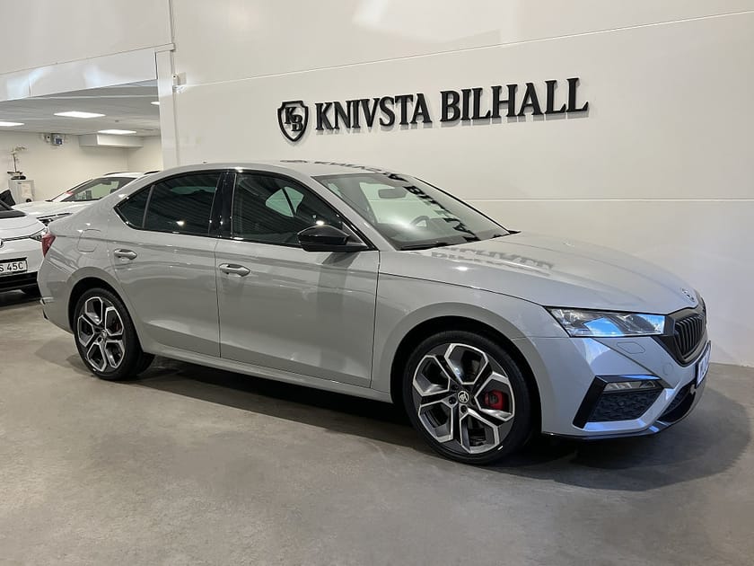 Bild 3 av Škoda Octavia RS iV Skoda DSG Cockpit Canton Värmare 245hk