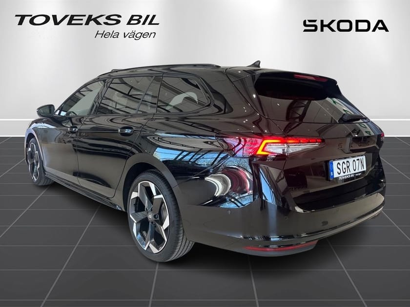 Bild 5 av Škoda Superb iV Kombi Sportline 1,5 TSI 204hk LAGERBIL