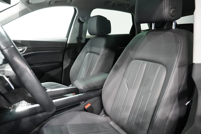 Bild 4 av Audi Q8 55 e-tron quattro - Pano / Luft / Kamera / Moms