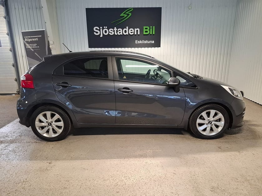 Bild 4 av Kia Rio 5-dörrar 1.4 CVVT GLS Motorvärmare Extraljus Rattvärme