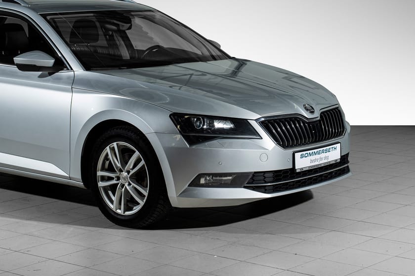 Bilde 2 av Škoda Superb Stasjonsvogn 4x4/Skinn/Automat/Dieselvarmer +++