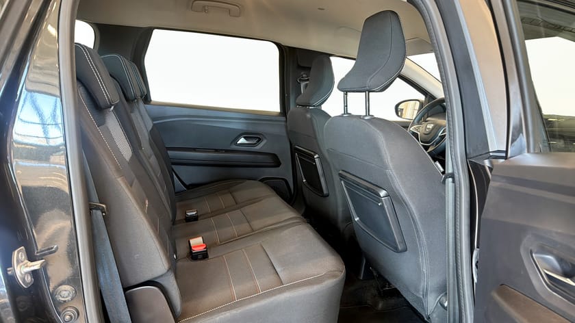 Bild 5 av Dacia Jogger 7-sätes 1.0 TCe (110hk) EXTREME / 7-SITS / BACKKAMERA