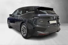 Thumnail bilde 3 av BMW iX xDrive40