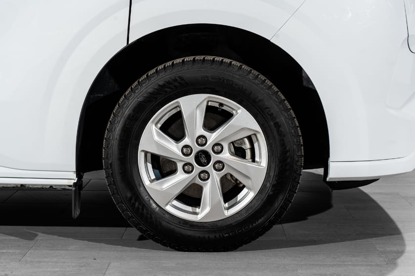 Bilde 5 av Ford E-Transit Custom 320 L1 Limited 218hk / KROK / APP / R.KAM / ACC