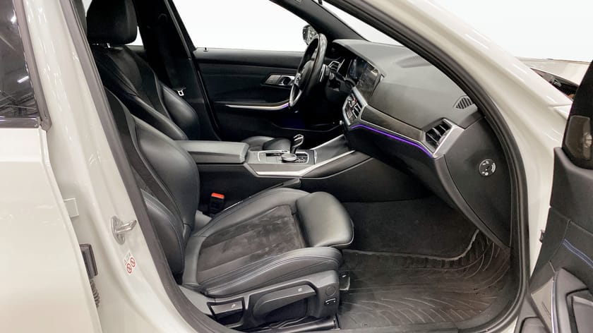 Bild 3 av BMW 330e Sedan Steptronic 292hk M-Sport - H&K - HUD