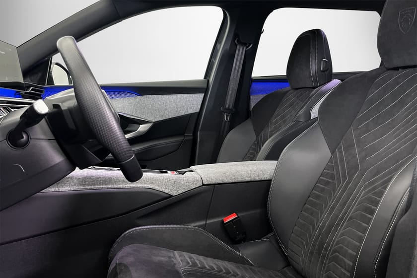 Bild 4 av Peugeot 5008 HYBRID 136 GT EDITION 145HK VISNINGSBIL 7-sits