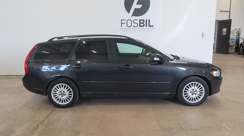 Bild 3 av Volvo V50 *Kampanj 2000kr CirkelK* 2.0F Momentum Drag Nyservad