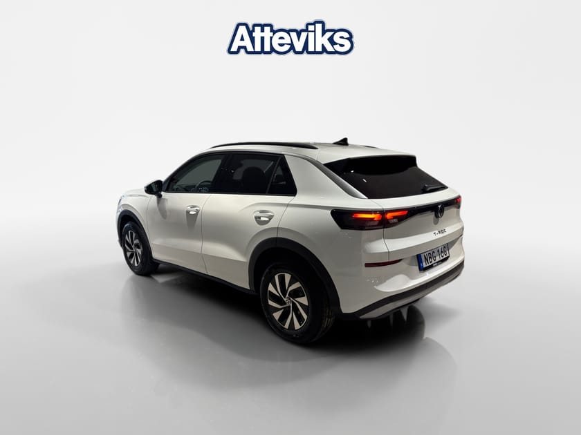 Bild 5 av Volkswagen T-Roc eTSI 150hk DSG Drag/Kamera/Life