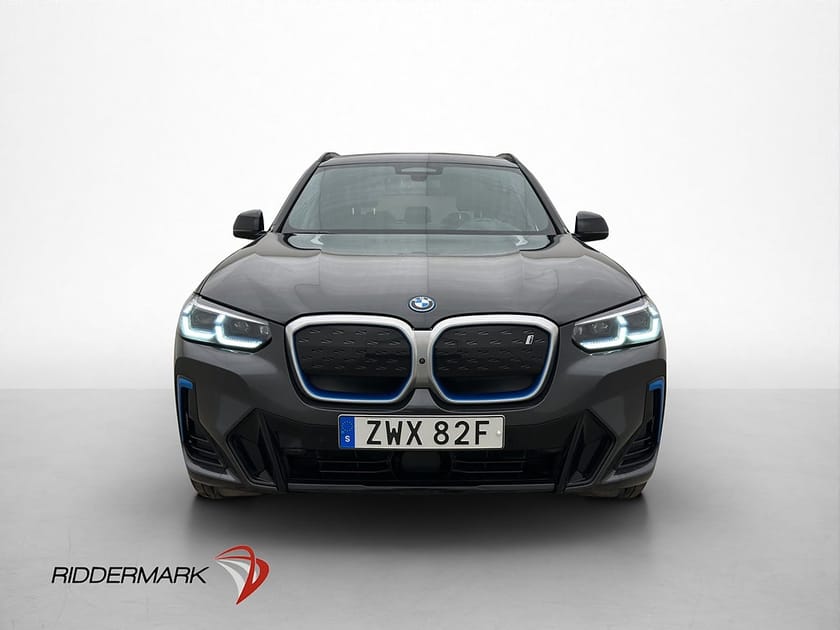 Bild 3 av BMW iX3 M Sport Pano H/K Laser Cockpit 360° HUD Skinn Drag