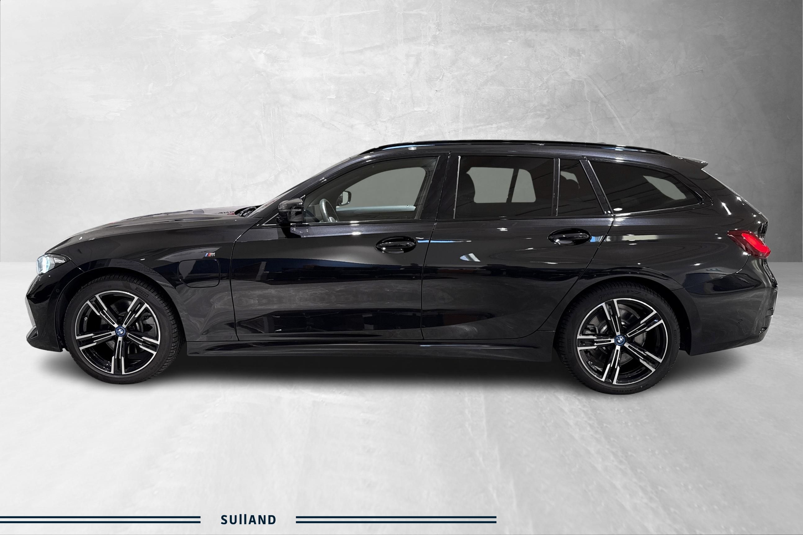 Thumnail bilde 1 av BMW 330e xDrive Touring
