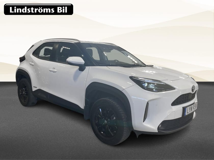 Bild 3 av Toyota Yaris Cross Hybrid AWD-i 1,5 ACTIVE PLUS SOMMAR & VINTERHJUL