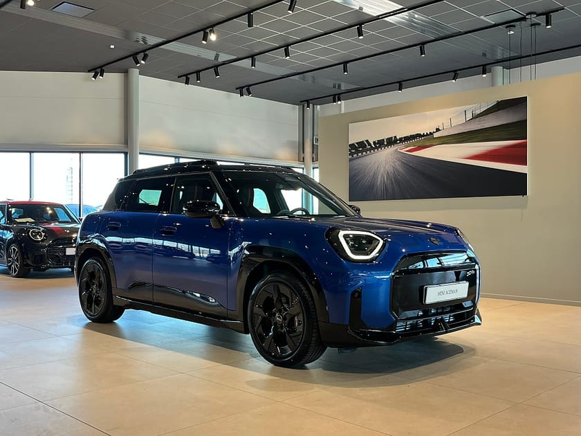 Bild 3 av MINI Aceman E JCW Trim Driving Assistant Head-Up Panorama