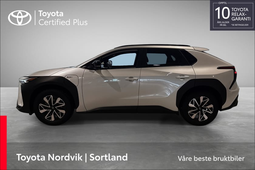 Bilde 2 av Toyota bZ4X Active Tech AWD Pearl White Metallic