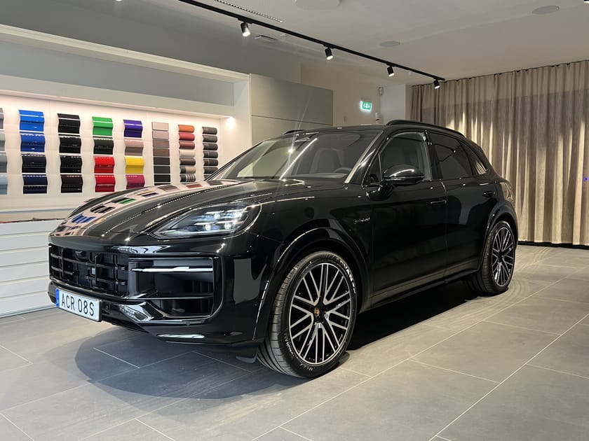 Bild 1 av Porsche Cayenne E-Hybrid Black Edition