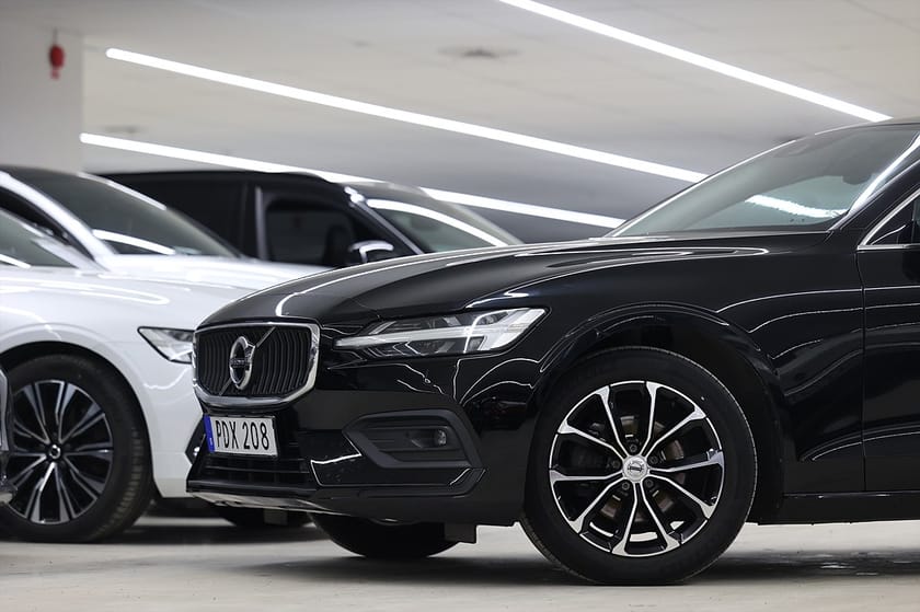 Bild 4 av Volvo V60 D3 150hk Momentum HUD Drag Läder B-kamera Navi