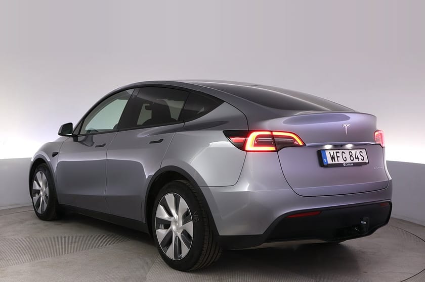 Bild 4 av Tesla Model Y Long Range AWD Autopilot Pano Drag