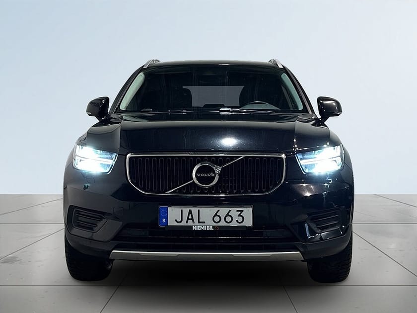 Bild 2 av Volvo XC40 T3 Momentum Pro Psens Pvärm Rattvärme Cockpit S/V-hjul